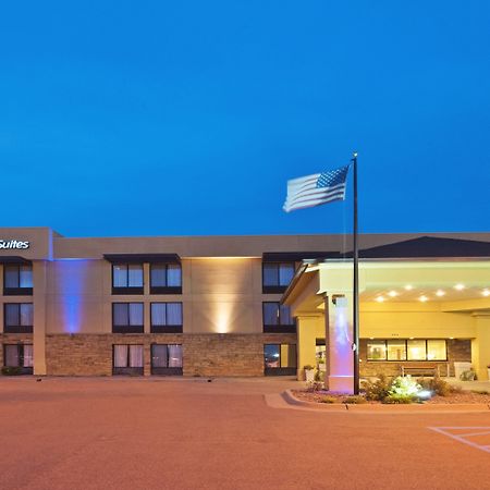 Holiday Inn Express Hotel & Suites Colby By Ihg Exterior foto