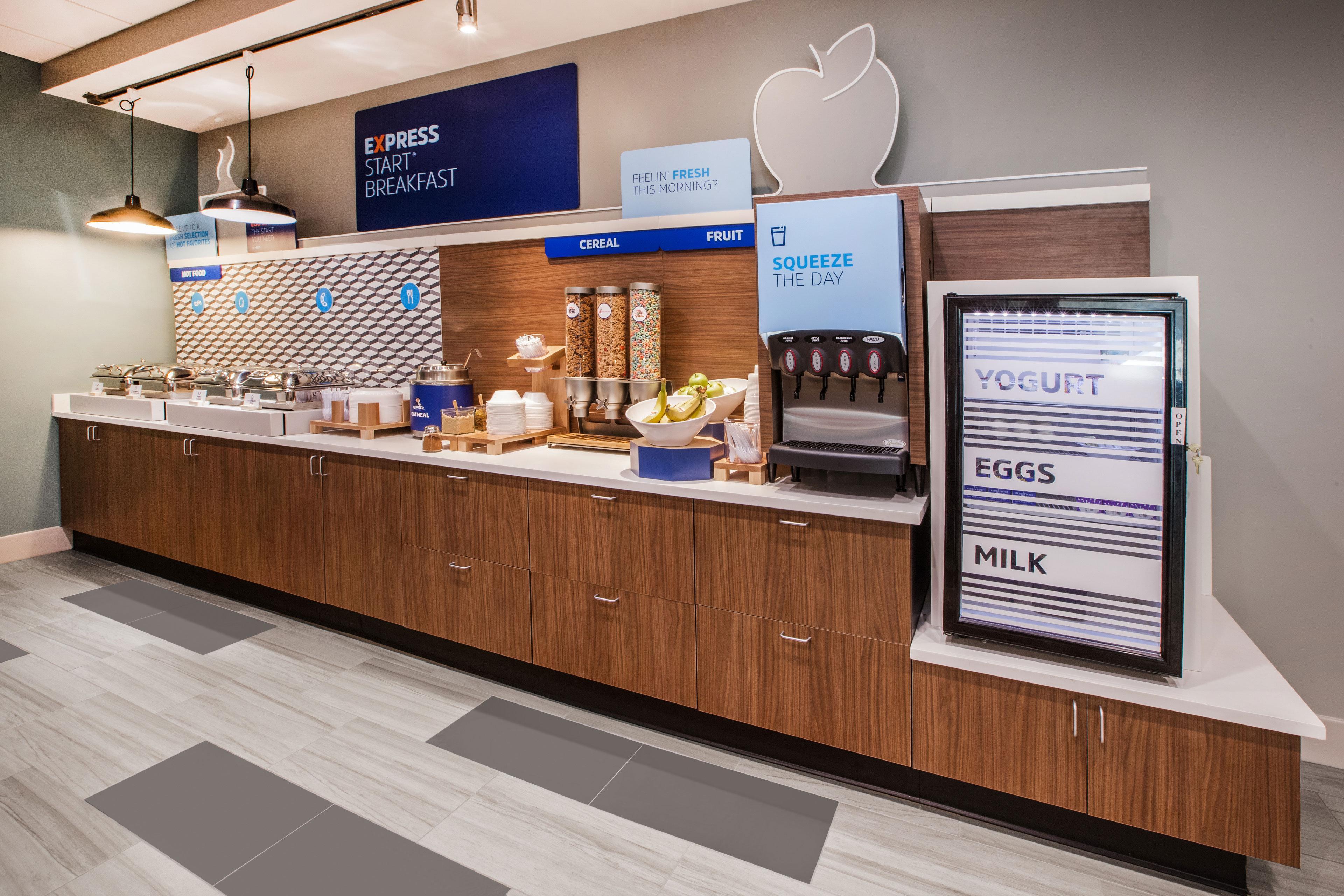 Holiday Inn Express Hotel & Suites Colby By Ihg Exterior foto