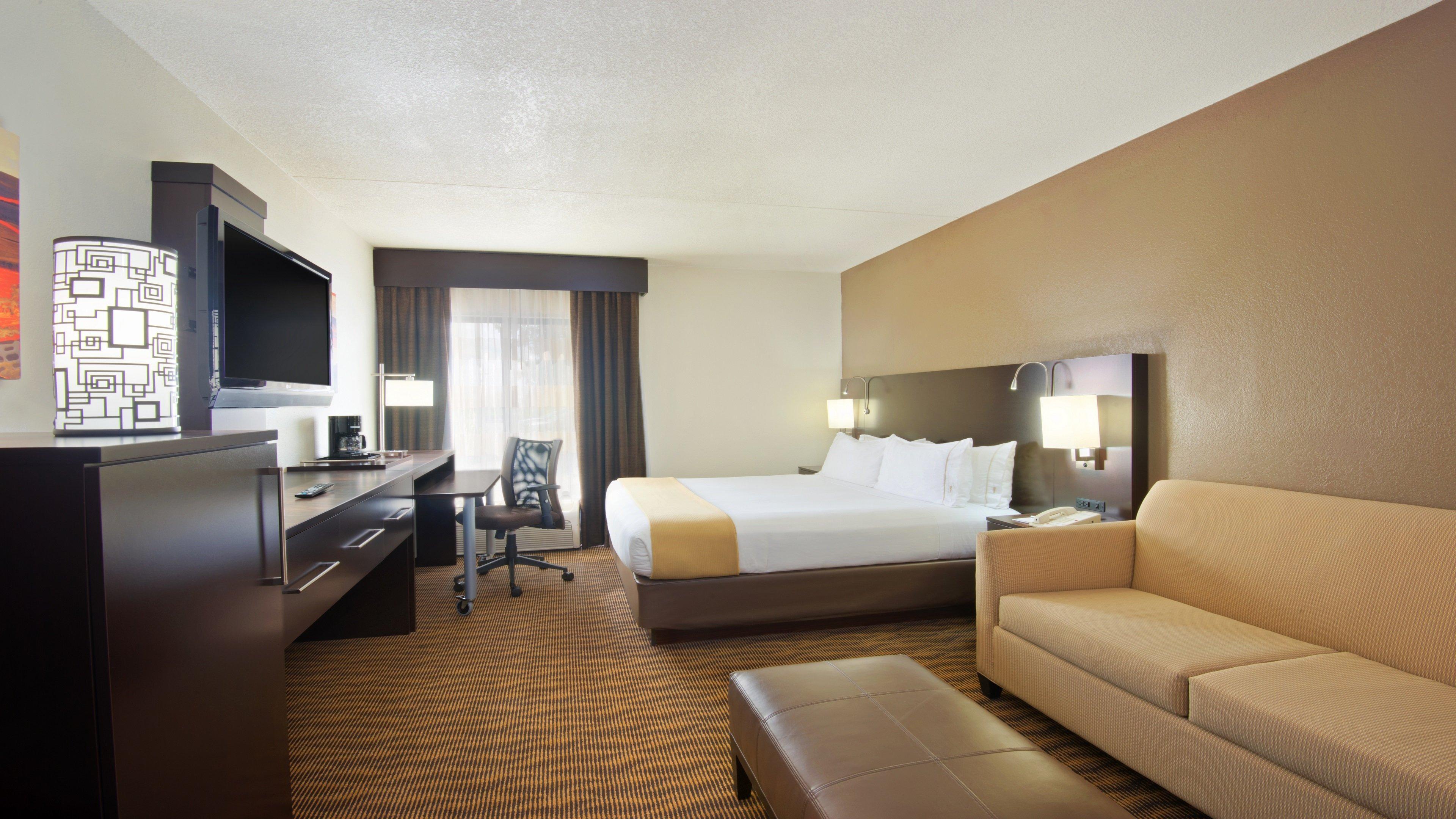 Holiday Inn Express Hotel & Suites Colby By Ihg Exterior foto