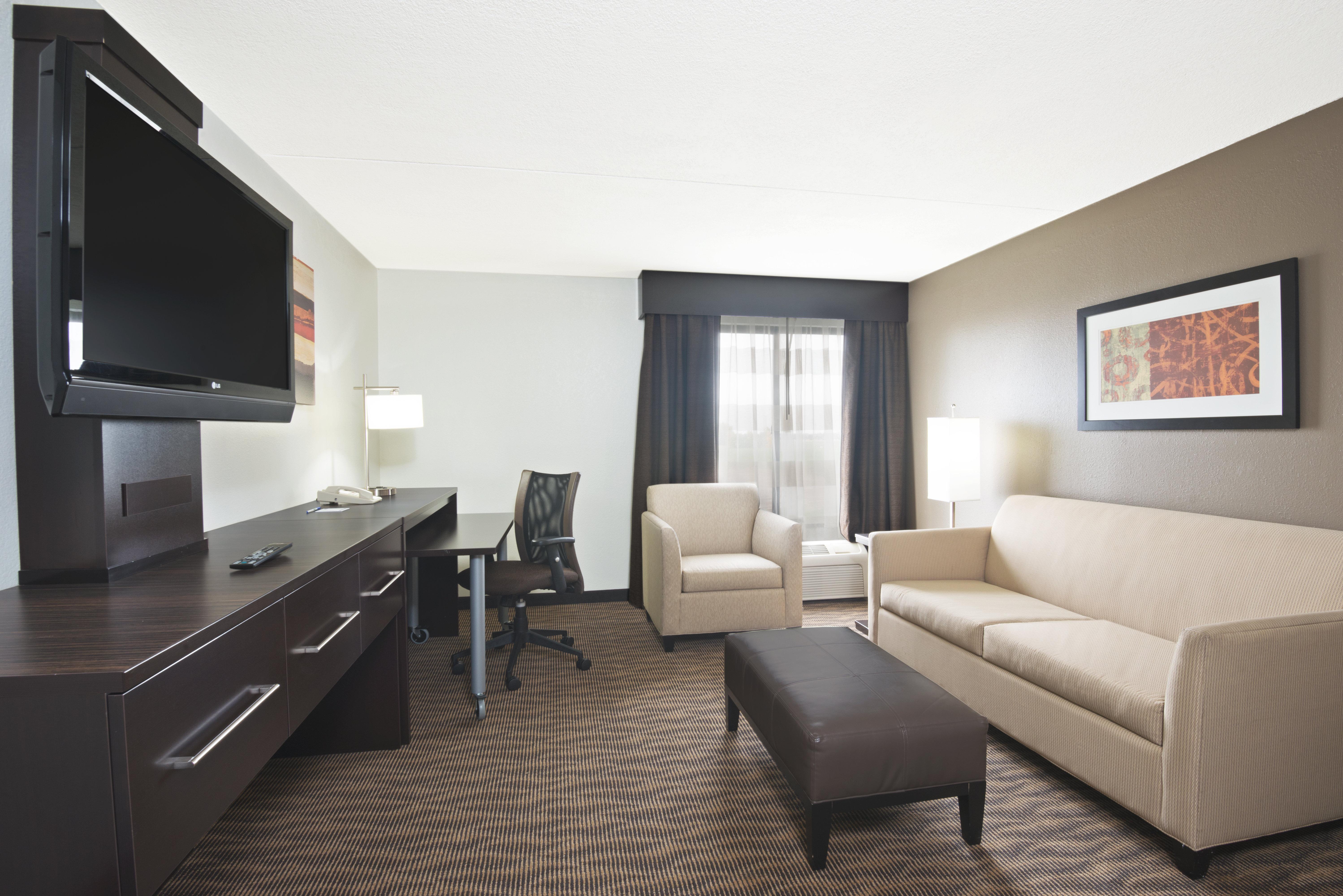 Holiday Inn Express Hotel & Suites Colby By Ihg Exterior foto