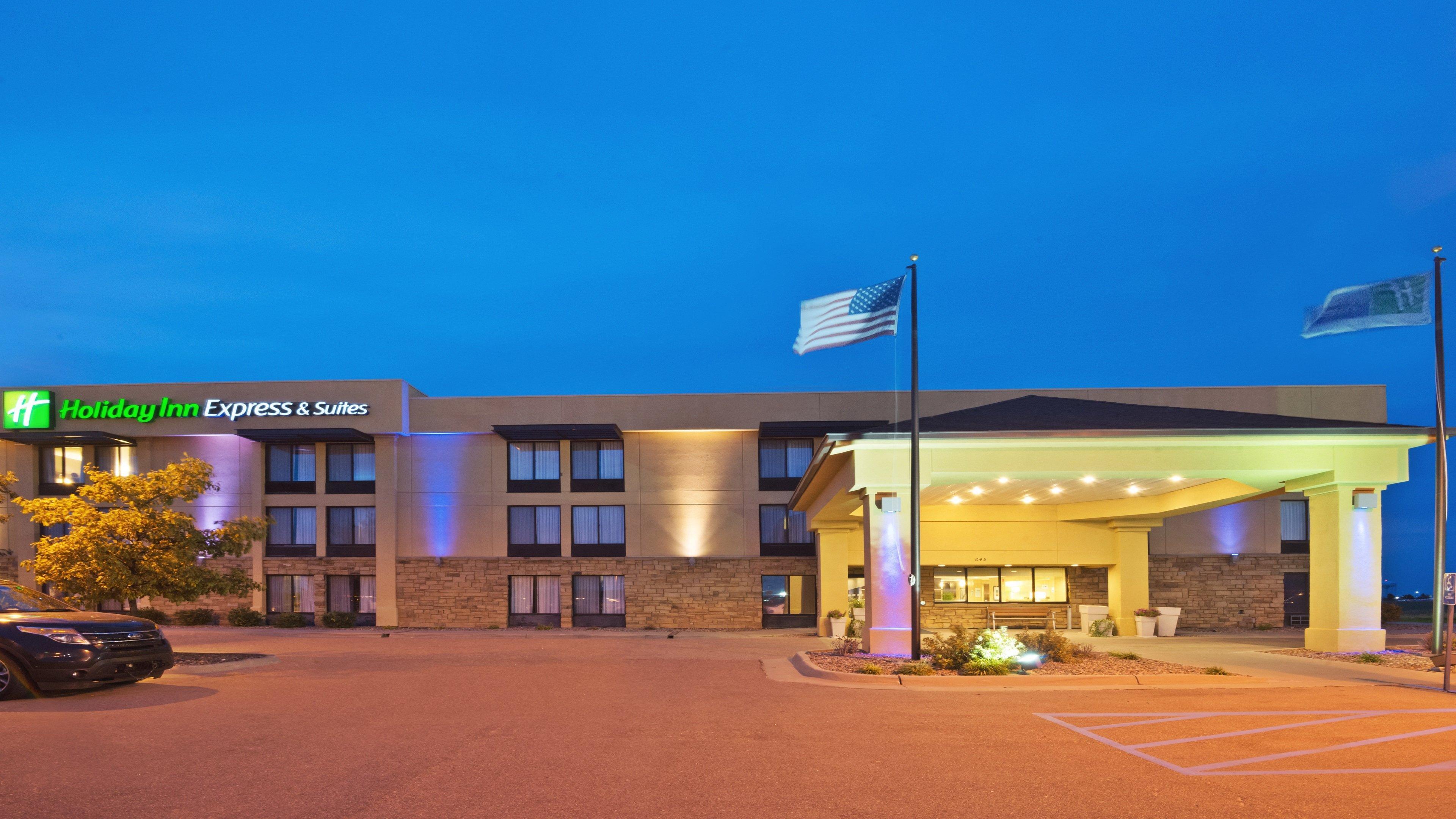 Holiday Inn Express Hotel & Suites Colby By Ihg Exterior foto