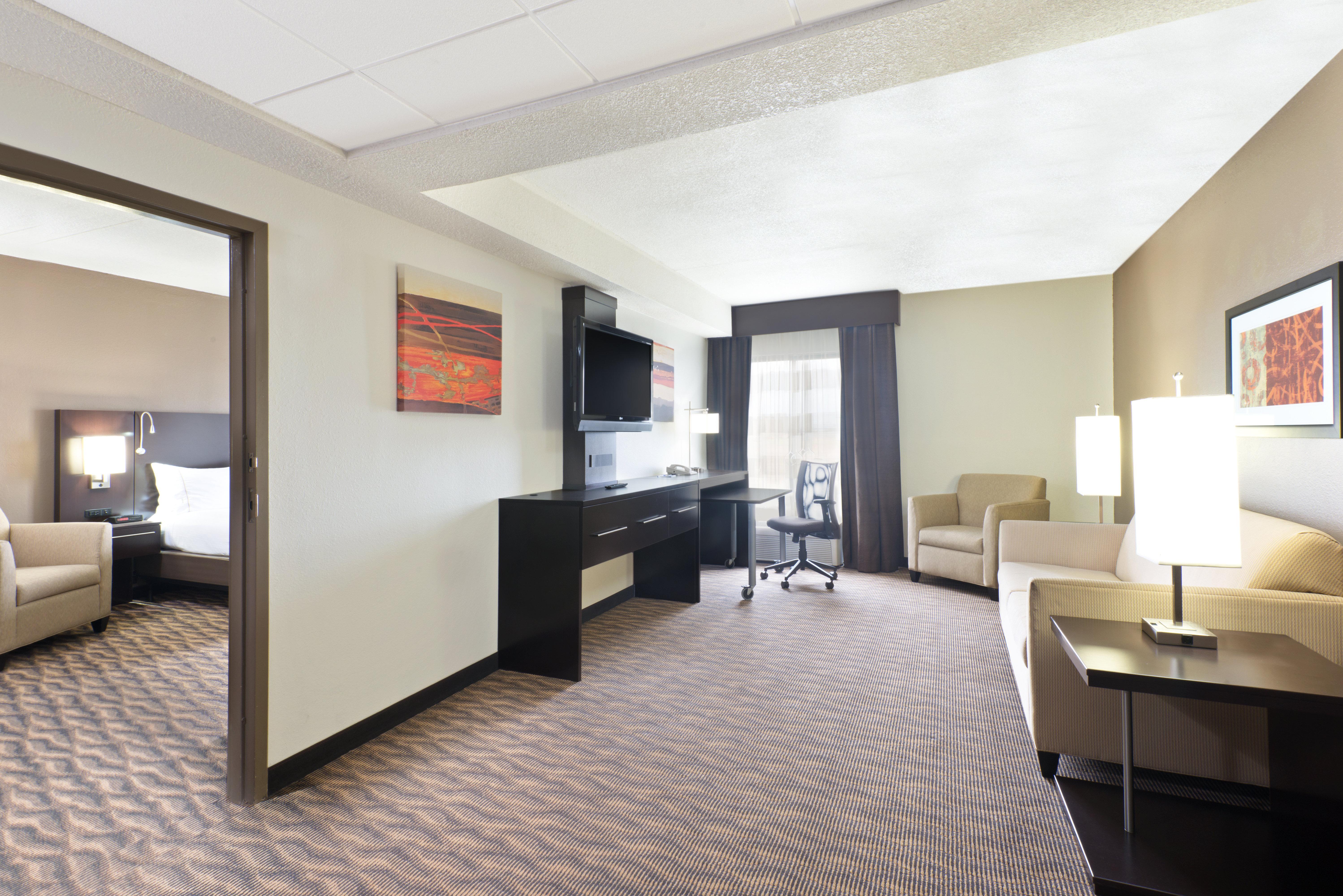 Holiday Inn Express Hotel & Suites Colby By Ihg Exterior foto