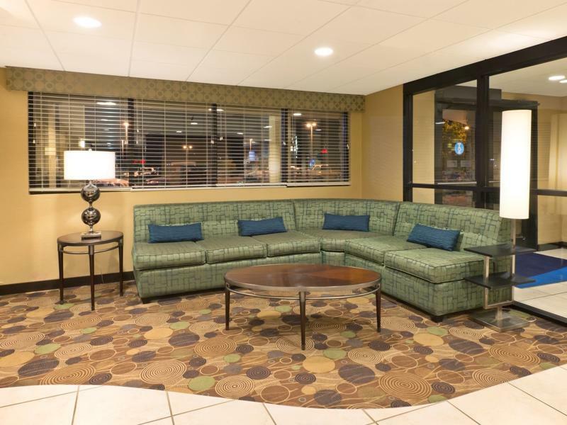 Holiday Inn Express Hotel & Suites Colby By Ihg Exterior foto
