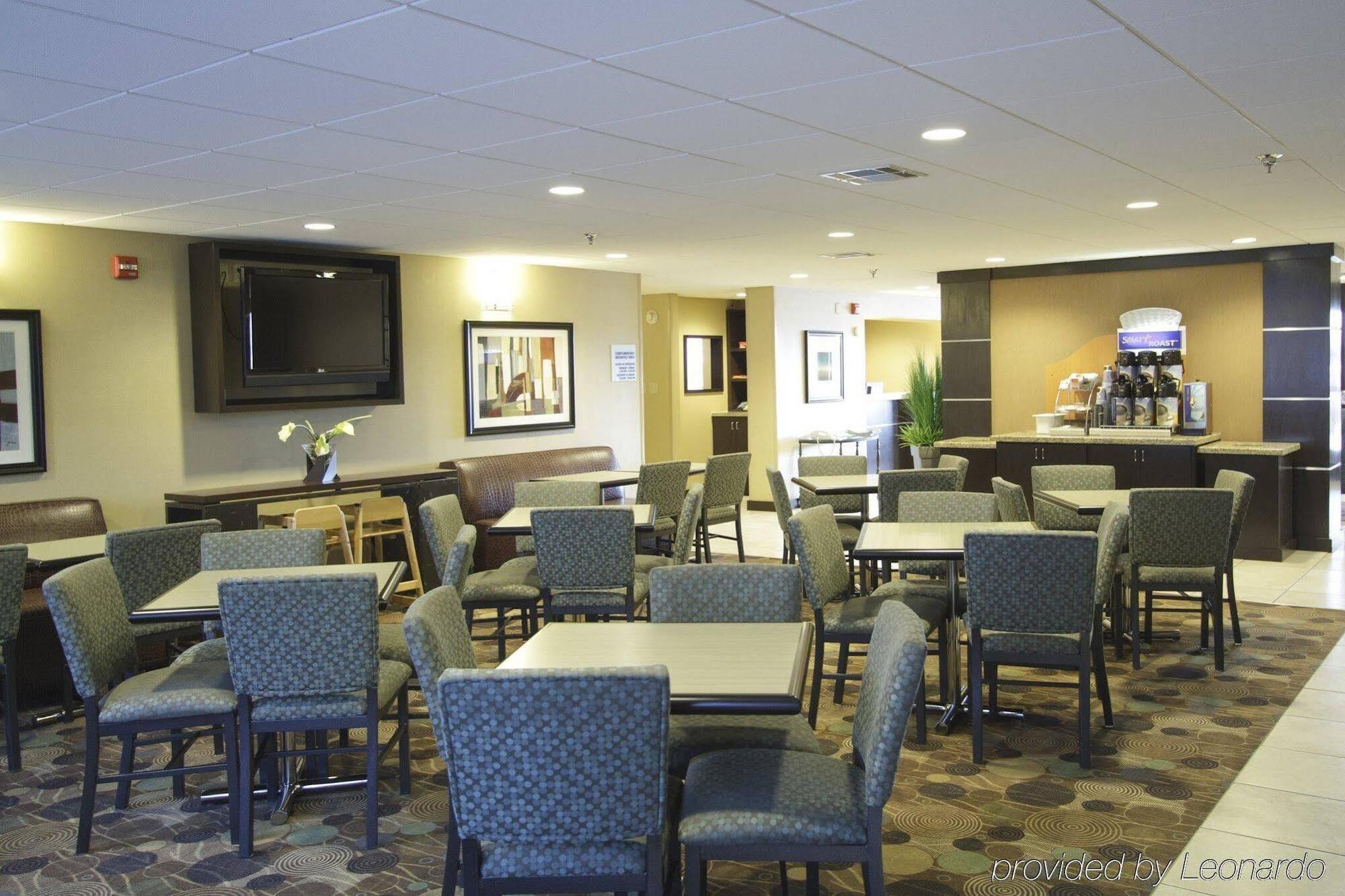 Holiday Inn Express Hotel & Suites Colby By Ihg Exterior foto