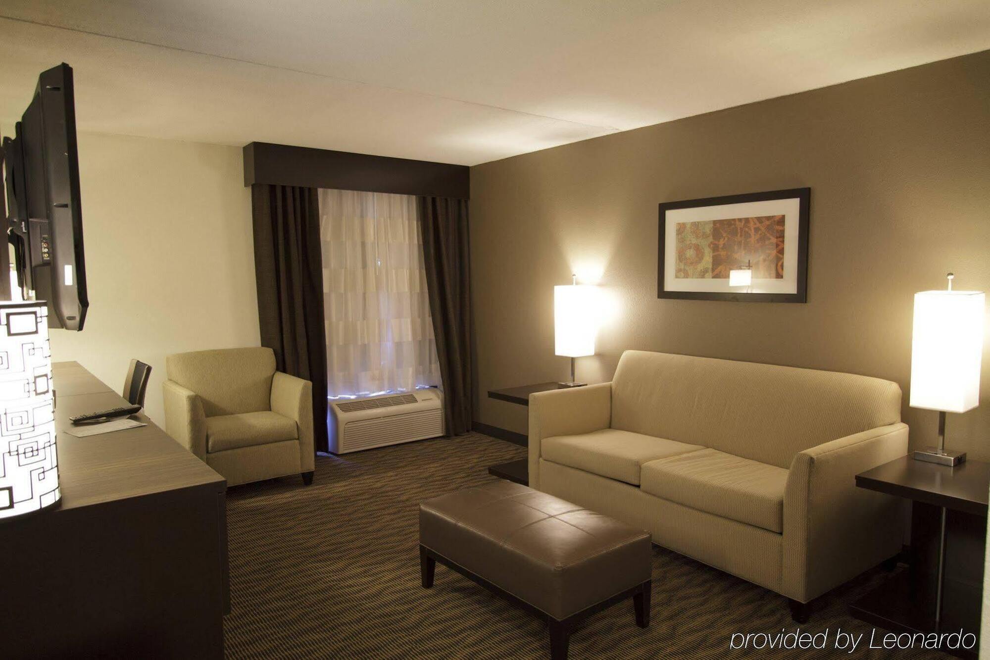 Holiday Inn Express Hotel & Suites Colby By Ihg Exterior foto